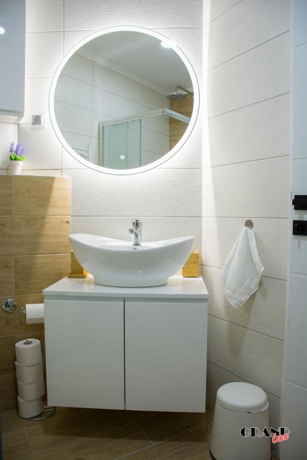 Grand Lux Apartment Добой Екстер'єр фото