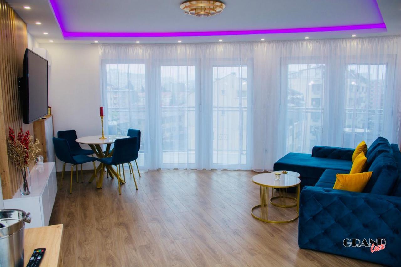 Grand Lux Apartment Добой Екстер'єр фото